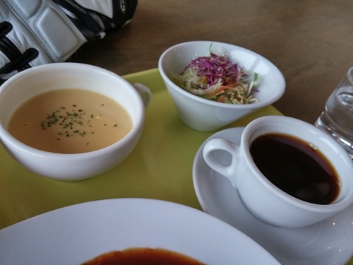 ビッグプレートブランチ スープ、サラダ、コーヒー