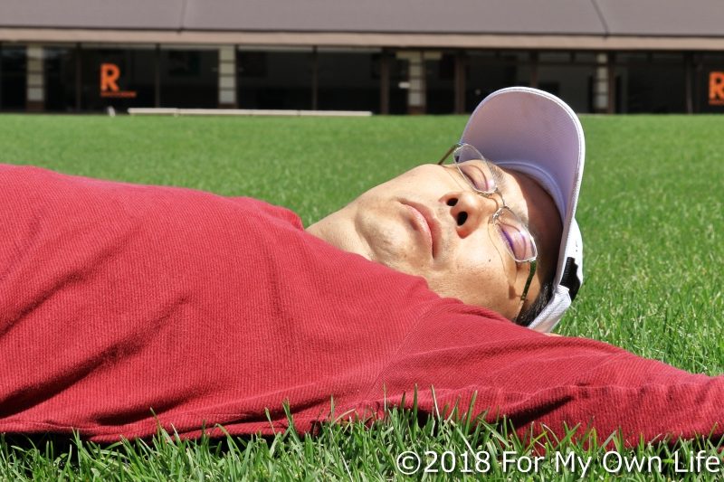 アサマ2000パーク 芝生の上で寝る